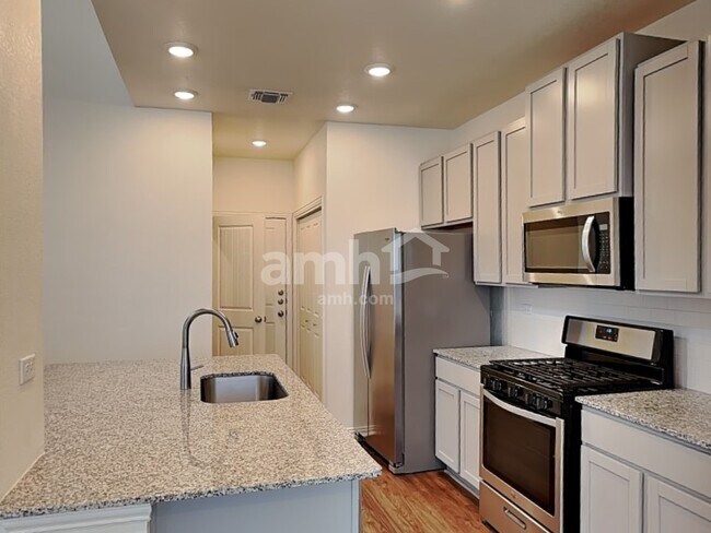 Building Photo - 2725 Wolfcreek