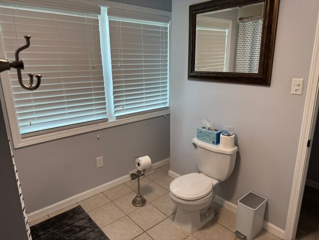 Building Photo - 1303 E Thirteen Mile Rd