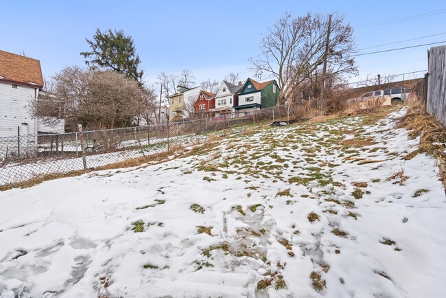 Building Photo - 2321 Spring St