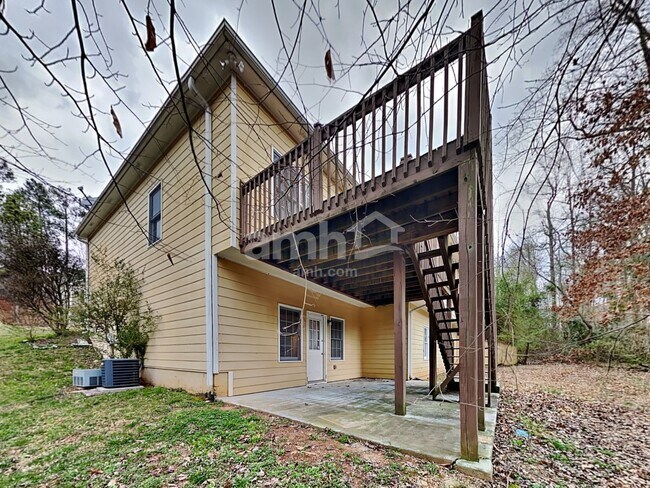 Building Photo - 1905 Ascot Terrace NW