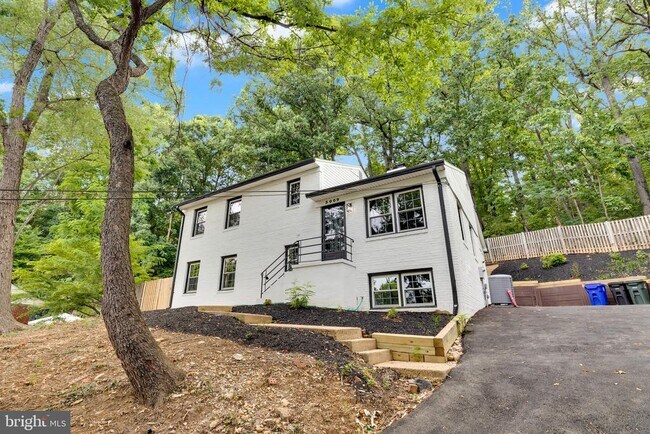 Building Photo - 3009 S Hill St