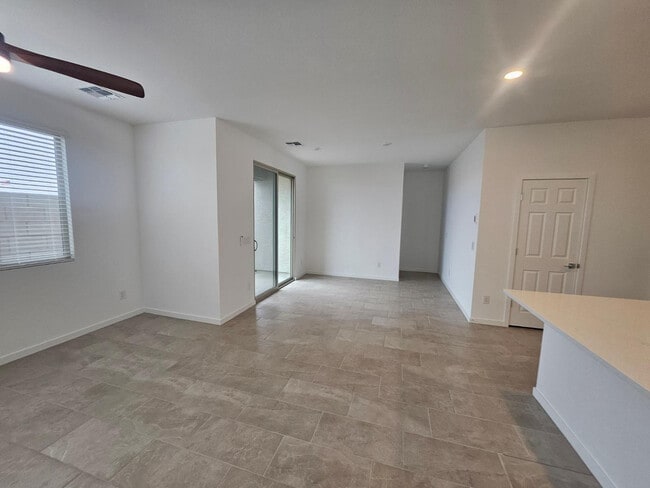 Building Photo - 548 Fremont Pass