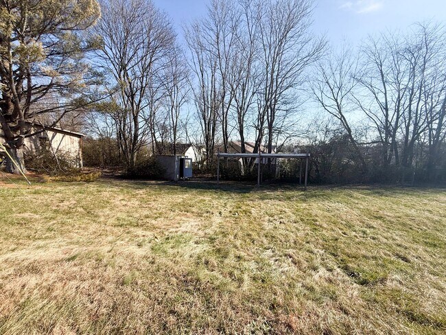 Building Photo - Spacious 3 Bedroom Home with Limited-Time $500 Move-In Special