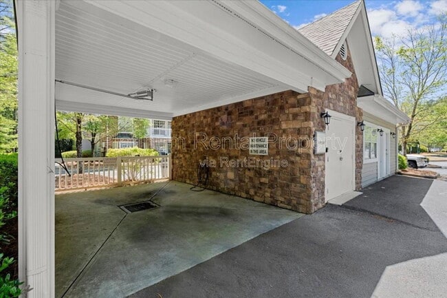 Building Photo - 1032 Whitshire Way