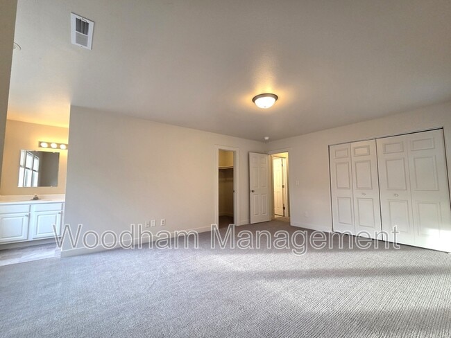 Building Photo - 1759 W Kagy Blvd