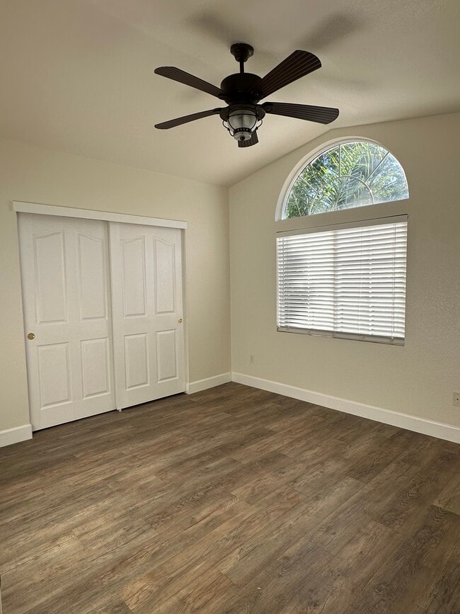 Building Photo - 11374 Mission Hills Terrace