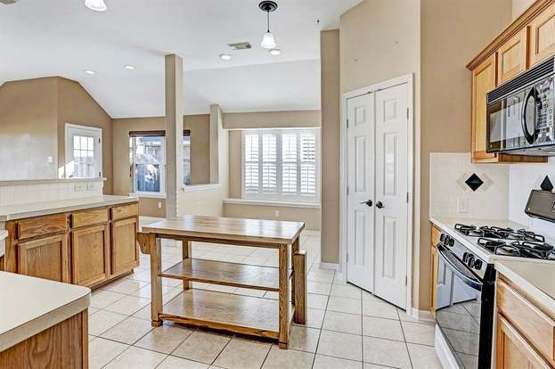 Building Photo - 2526 Lake Dale Ln