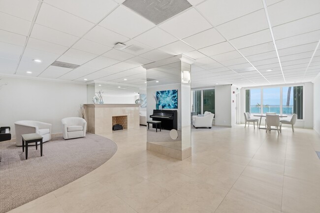 Building Photo - 3900 Galt Ocean Dr