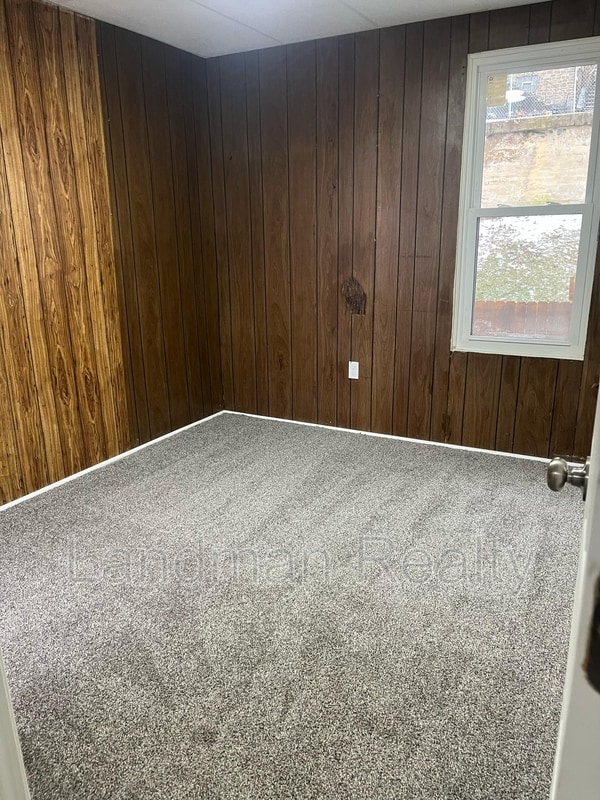 Building Photo - 1245 Island Ave