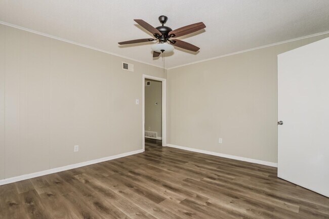 Building Photo - 5120 Breckenwood Dr