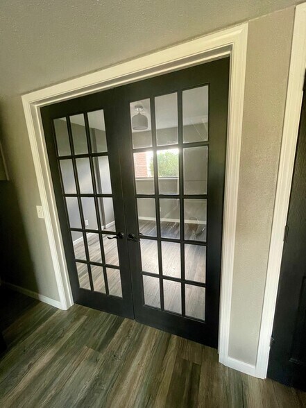 Building Photo - 7395 E Eastman Ave