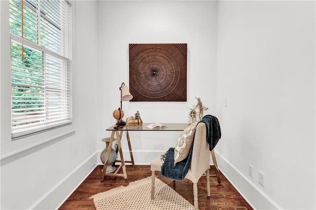 Building Photo - 3081 Rhodenhaven Dr NW