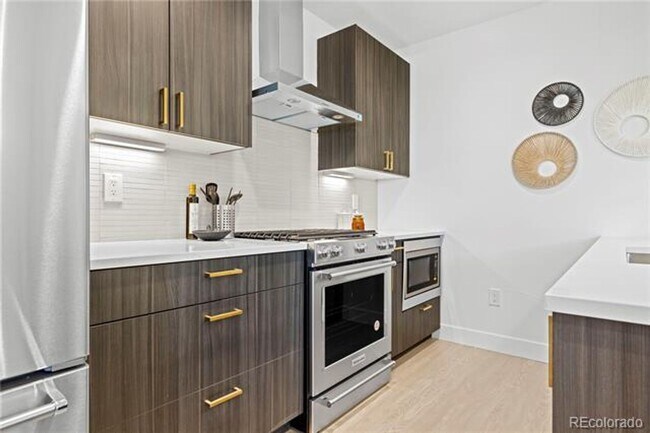 Building Photo - First Month on Us!  Gorgeous Contemporary ...