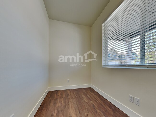 Building Photo - 17613 26th Ave Ct E