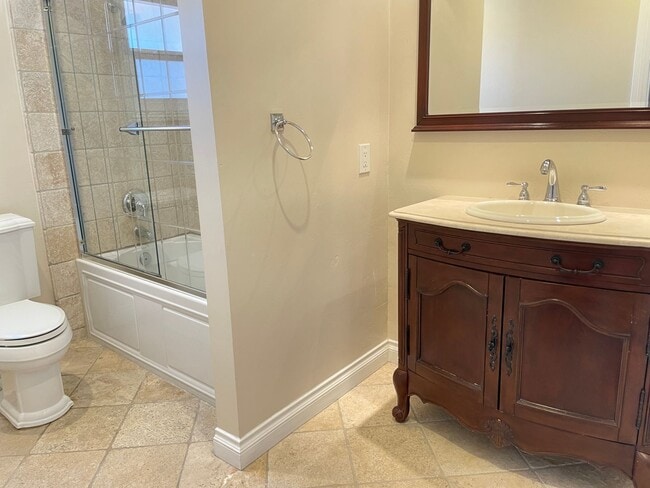 Building Photo - Picture Perfect Summerhill Home!