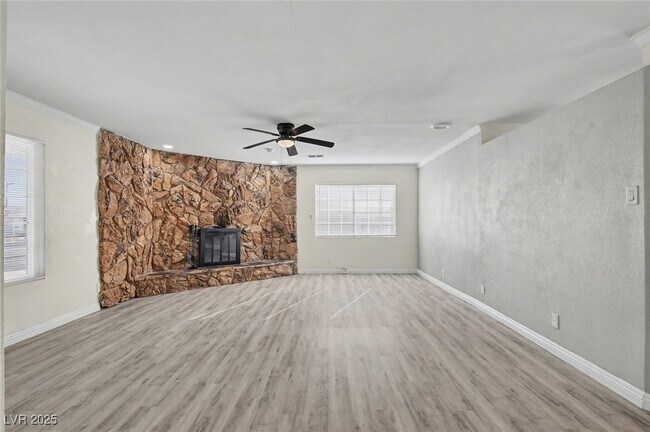 Building Photo - 313 Fox Cir