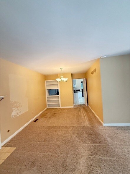 Building Photo - 2851 Garden Dr