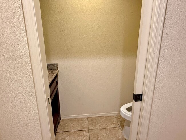 Building Photo - 4 bedroom view home in San Luis, AZ