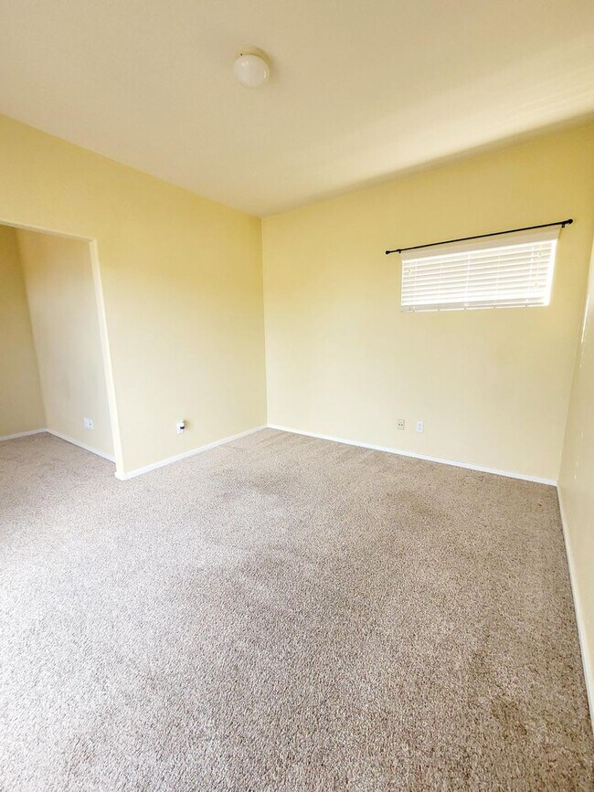 Building Photo - Boastful 3 Bedroom West Side home in gated...