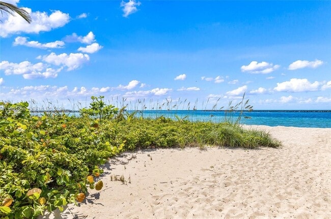 Building Photo - 2100 S Ocean Dr