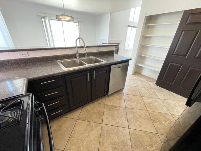 Building Photo - 5730 Coleridge Way