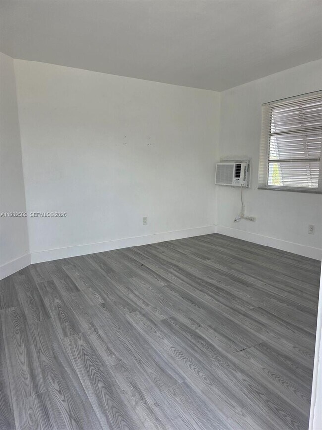 Building Photo - 57 Esplanade Dr