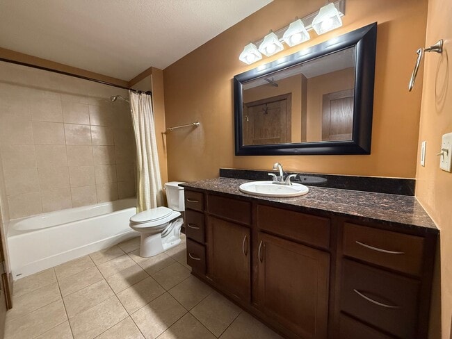 Building Photo - Rarely Available 3 Bedroom 2 Bathroom Penthouse At The Sexton Lofts!