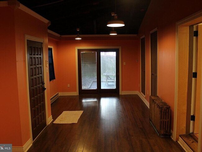 Building Photo - 744 Rydal Rd