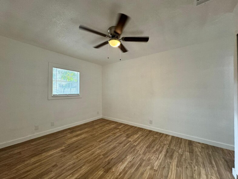 Building Photo - 4023 Sunrise Creek Dr