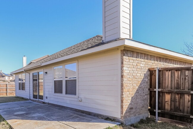 Building Photo - 2036 Forest Meadow Dr