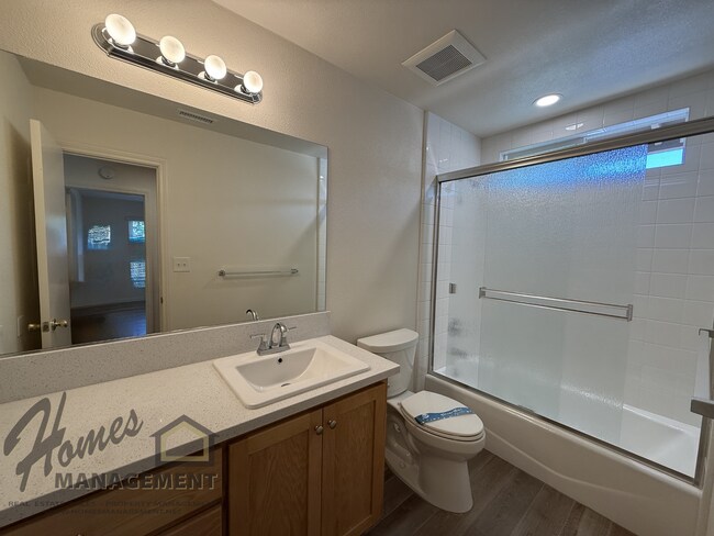 Building Photo - 787-789 N Alda Dr