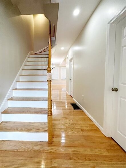 Building Photo - 90 George St