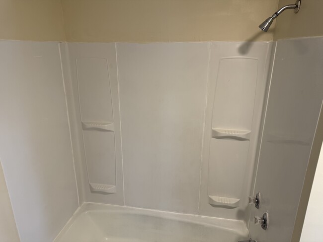 Building Photo - Briarwood 9