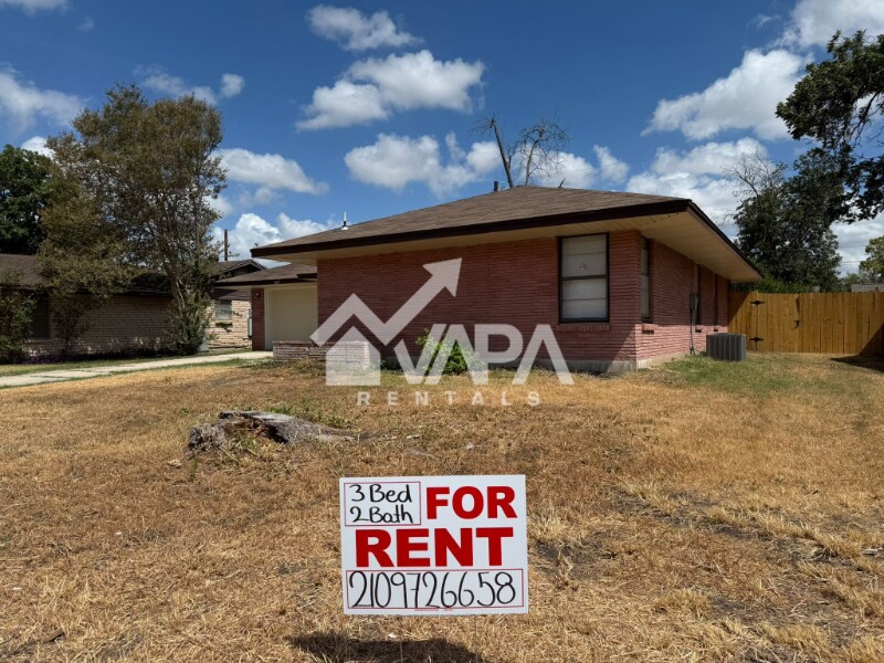 Building Photo - 4907 Stoneleigh Dr