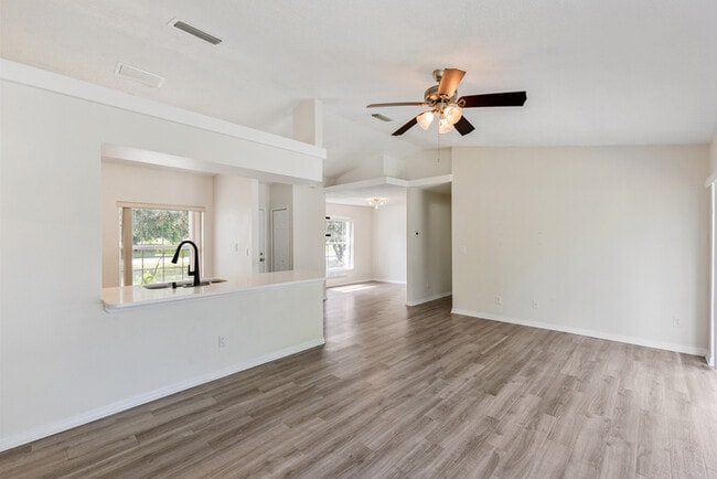 Building Photo - 13219 Pinyon Dr