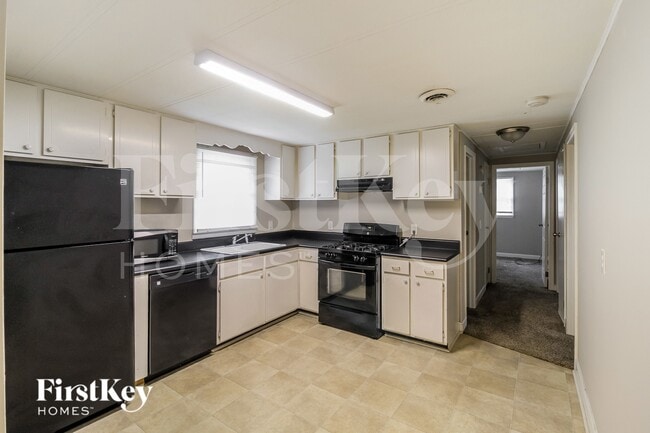 Building Photo - 1052 Adrian Cir SW