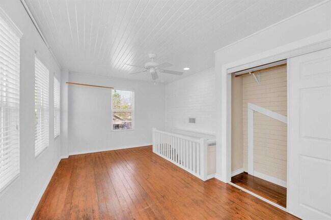 Building Photo - 615 W 33rd St