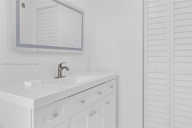 Building Photo - 4900 SW 106th Ave