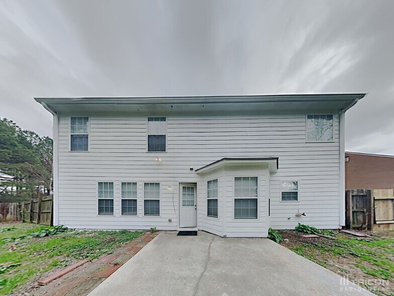 Building Photo - 842 Chandler Rd