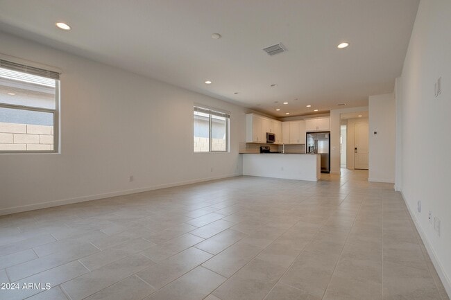 Building Photo - 17050 W Artemisa Ave