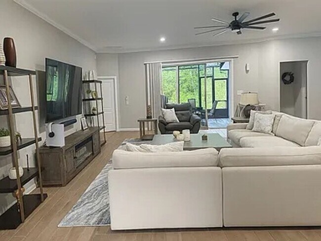 Building Photo - Spacious 4BR House in Jacksonville