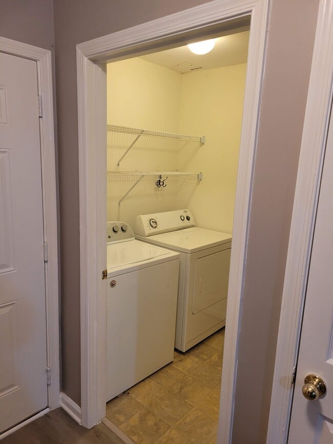 Laundry Room - 4411 Silverbrook Ln