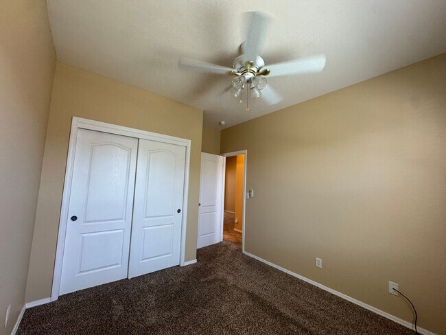 Building Photo - 747 W Siena Ln