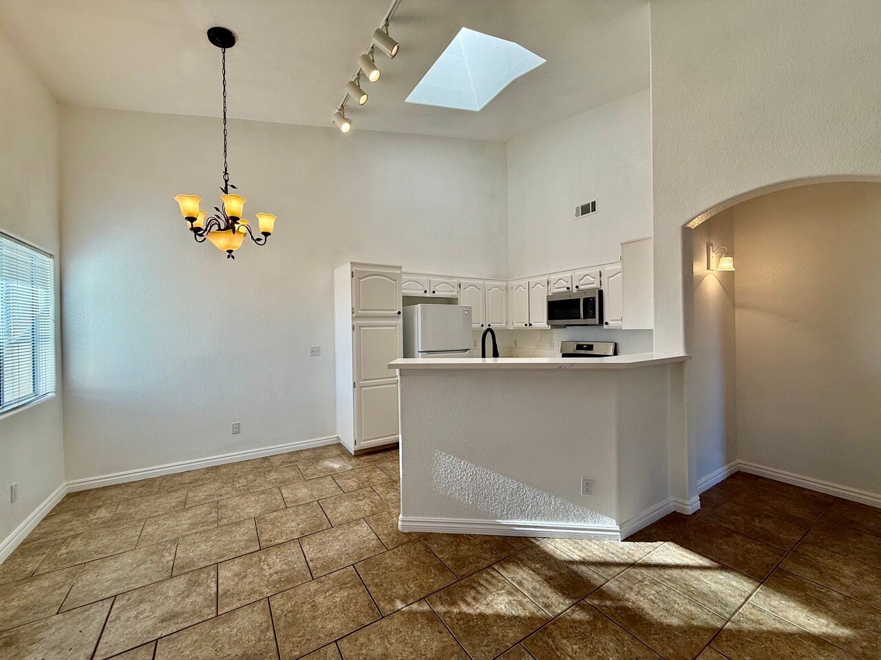 Building Photo - 3320 S Fort Apache Rd