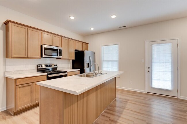 Building Photo - 2807 Cruze Dr