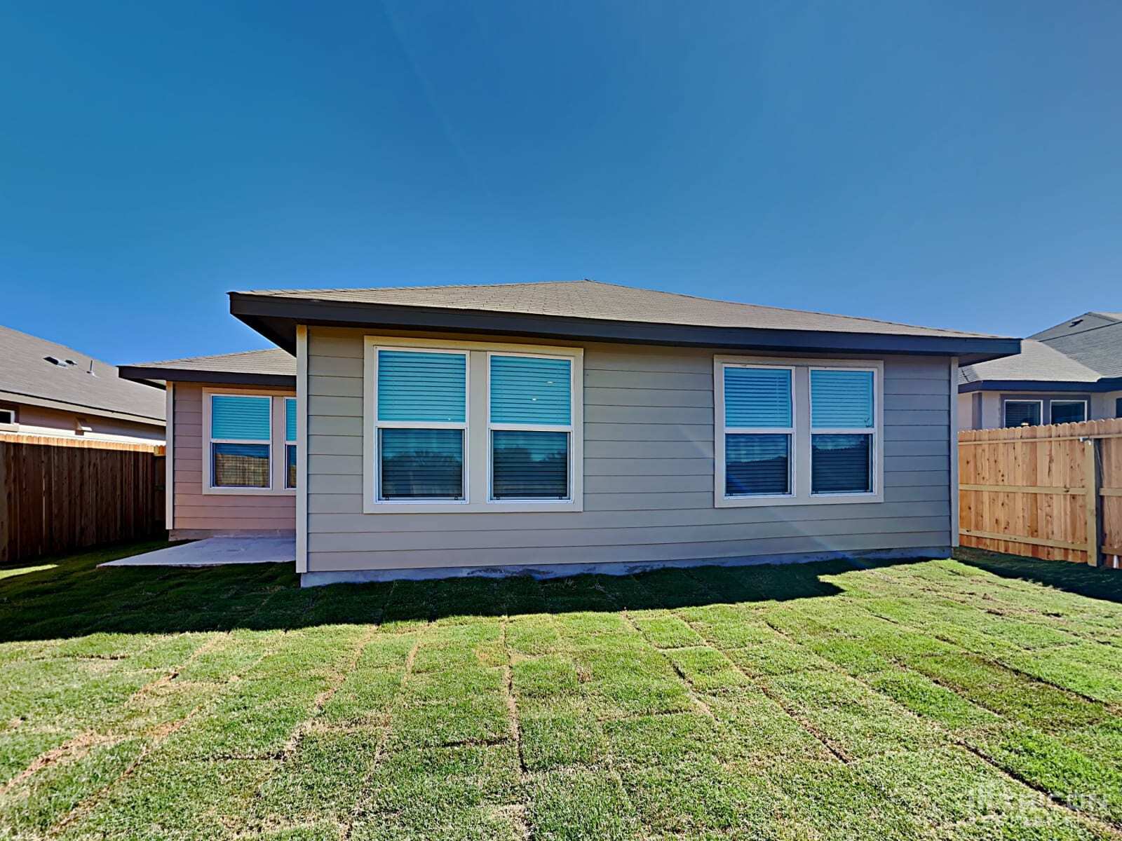 Building Photo - 13665 Paxton Blvd