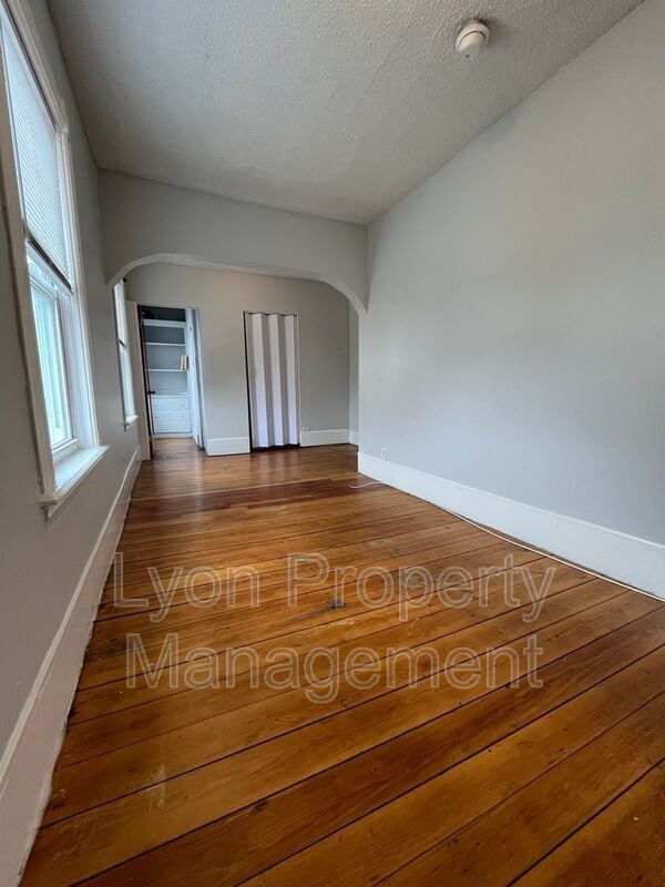 Building Photo - 276 Hunt St