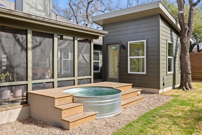 Building Photo - 8202 Cache Dr