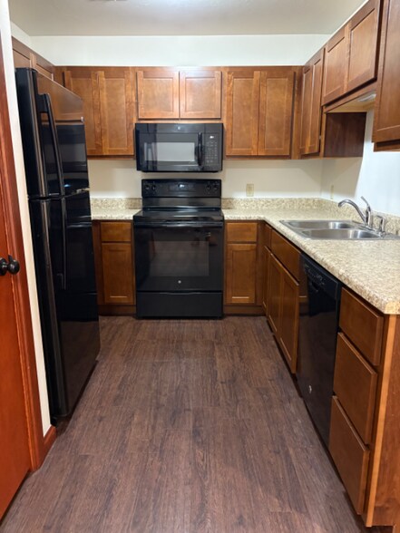 Building Photo - 1609 Lawter