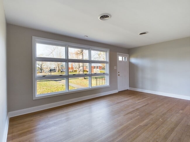 Building Photo - 9506 Overhill Rd